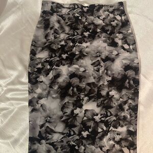 #76 Apt. 9 Black and Gray Floral Pencil Skirt